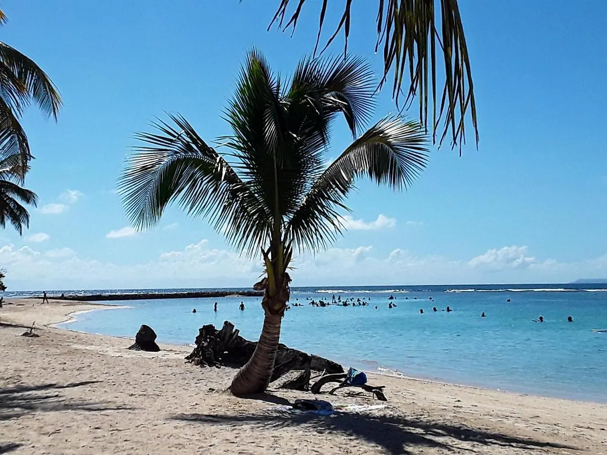 Studio avec vue sur la mer piscine privee et jardin clos a Sainte Anne Guadeloupe
